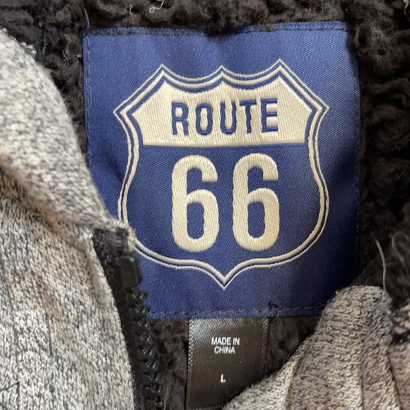 Men’s Jacket - Picture 2 of 3